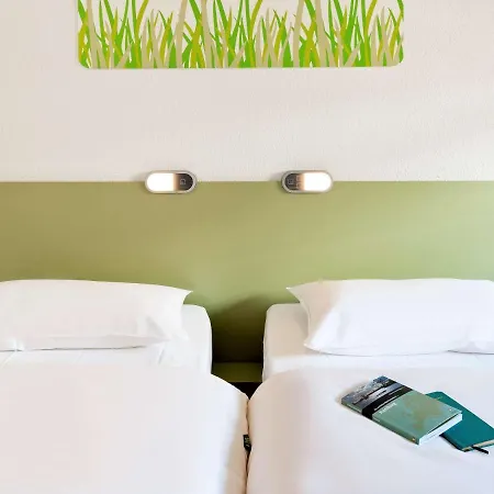 ibis budget Bordeaux Lac Extérieur photo